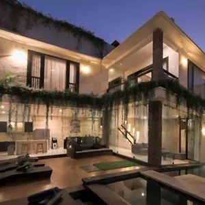 seminyak-sky-villa-3-8-bedroom-brilliant-location-from.hotelsseminyak.net/