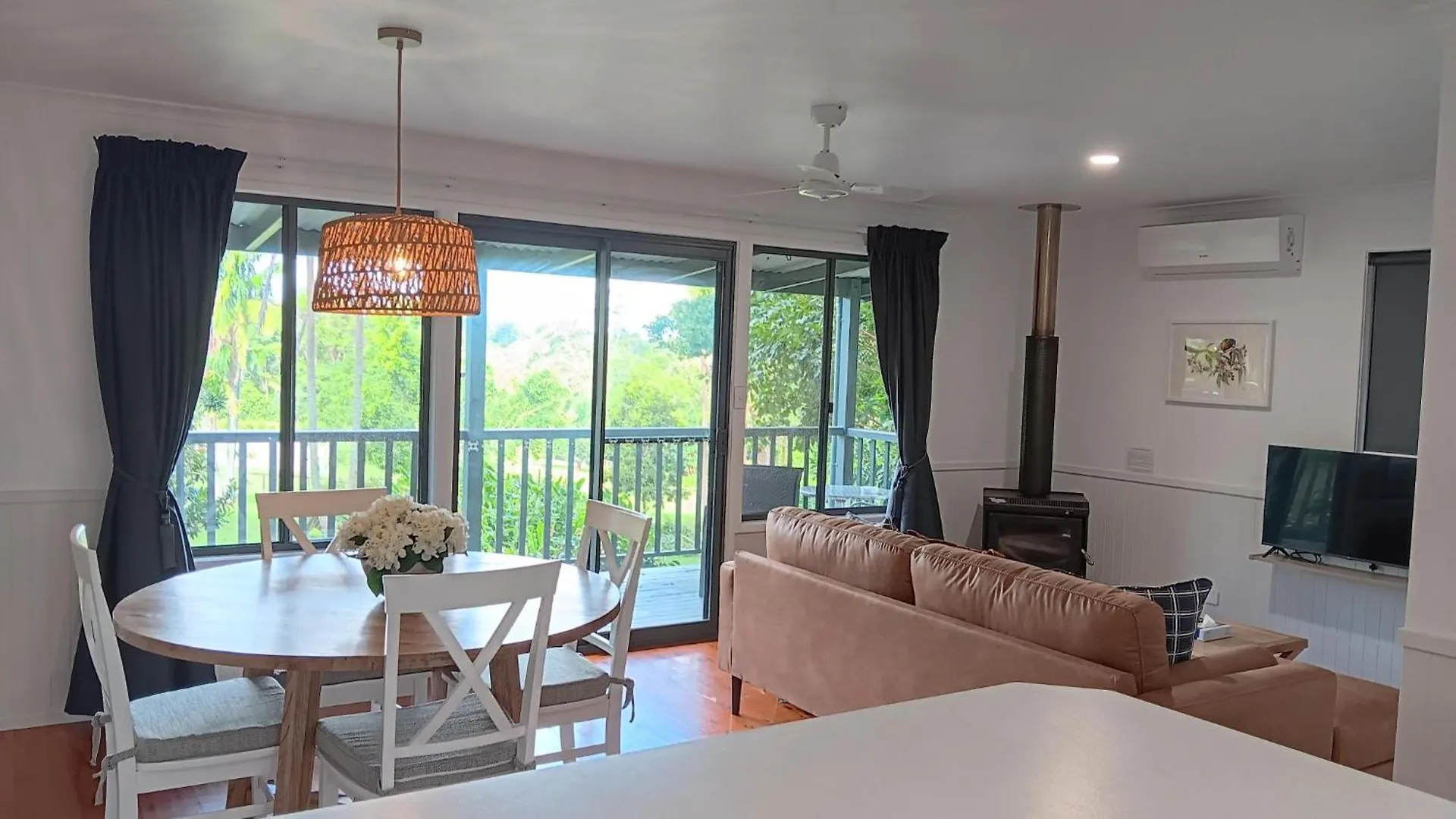 The Cottages On Mount Tamborine 0*,  Australia